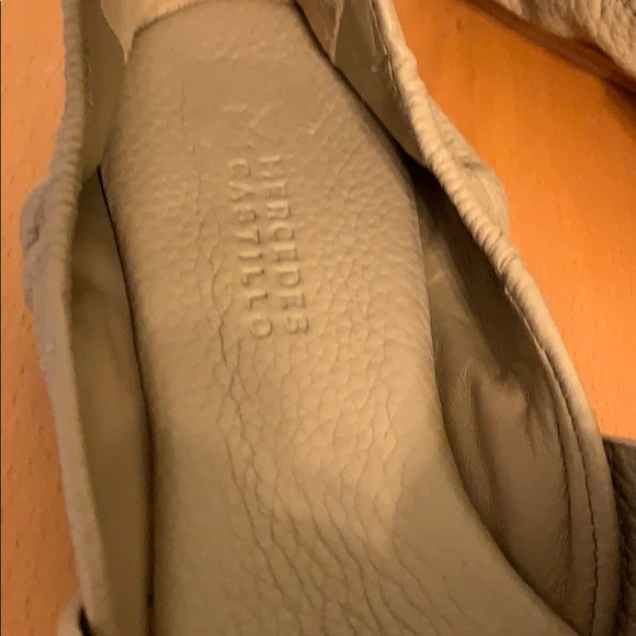 Mercedes Castillo flats in taupe colour - Picture 2 of 4
